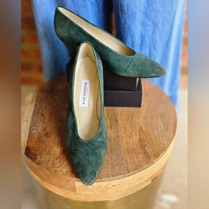 Liz Claiborne Green Heels Elegant Suede Design